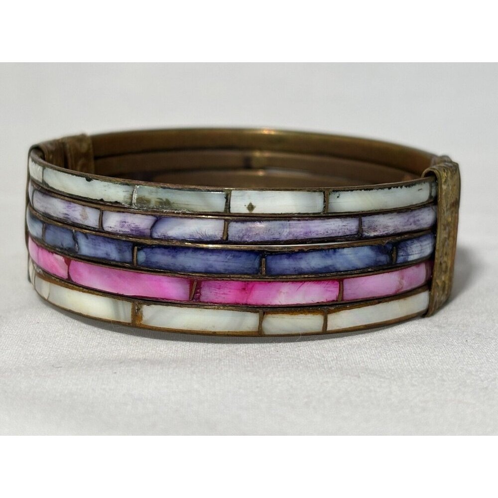 Vintage Dyed Mother of Pearl Inlay & Brass Bracelet w Unique Hinged Pin Closure - Picture 1 of 5